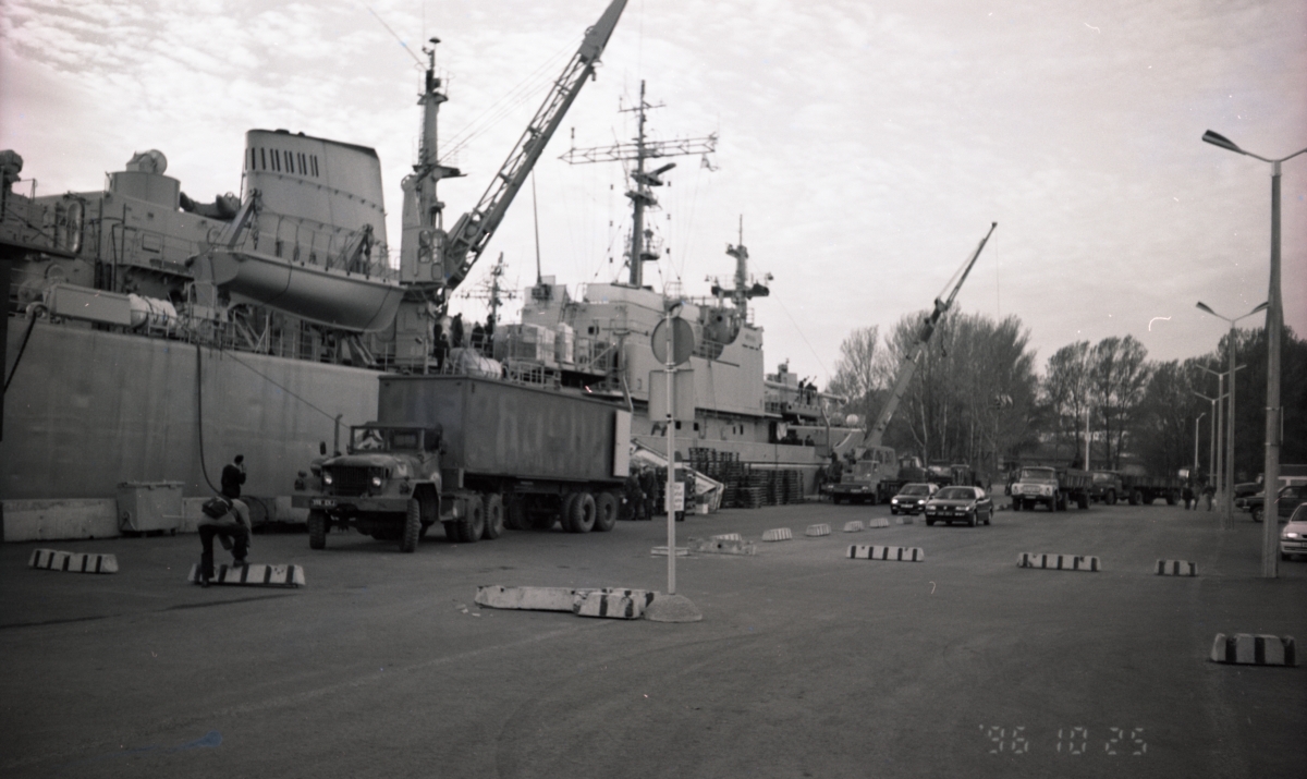 Eesti kaitsejõududele määratud varustuse lossimine