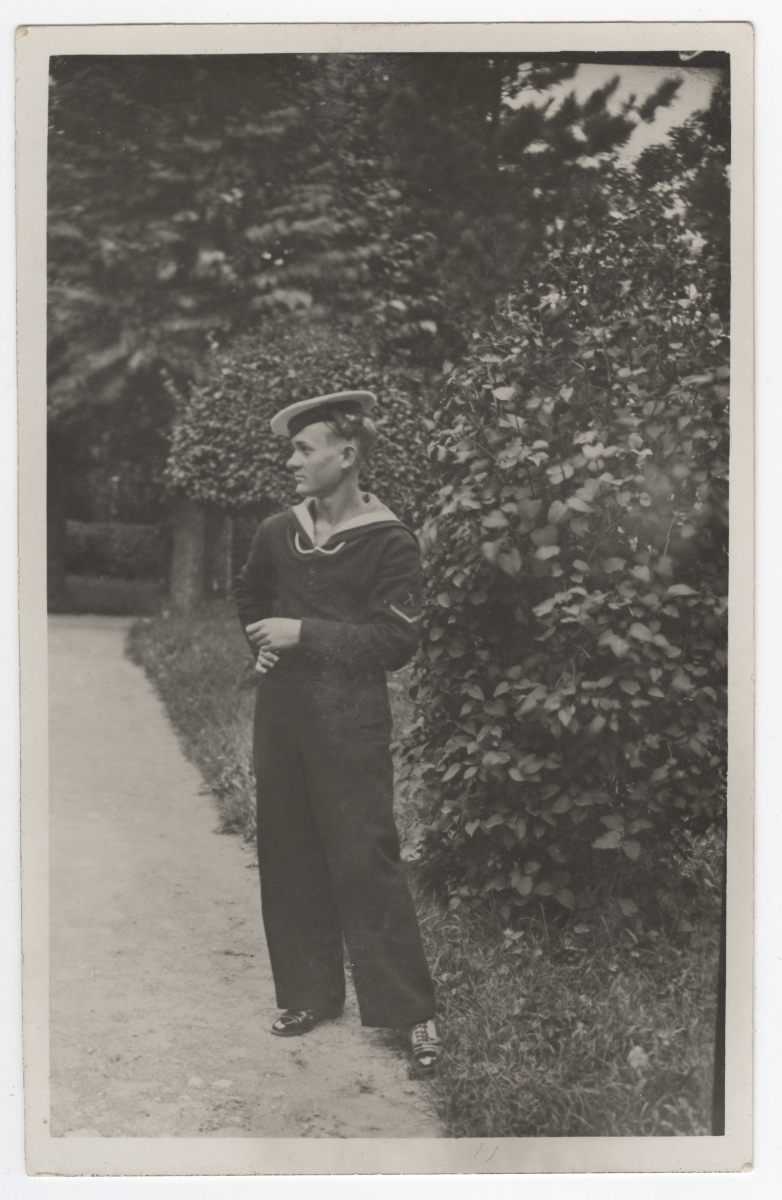 Mereväe Ekipaaži madrus pargis.