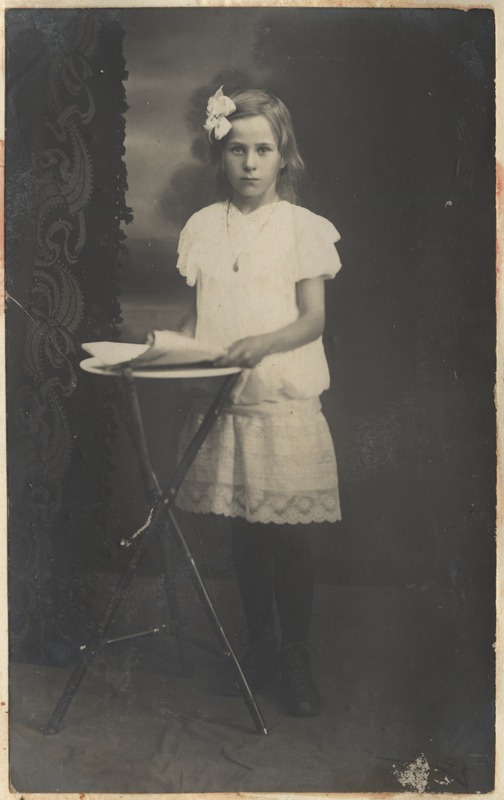 Andrei Eriksoni õde Veera Erikson lapsena