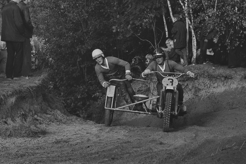 Motokross, 1975