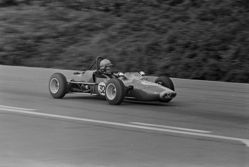 Autoringrada 60-70-ndad