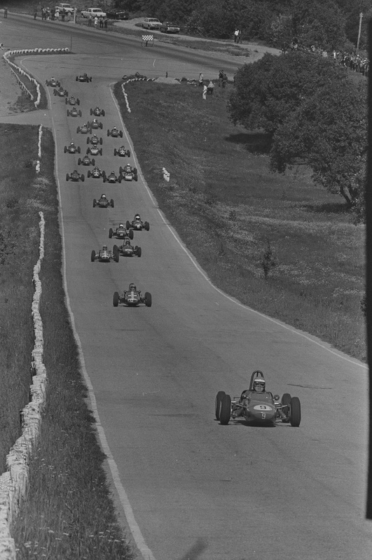 Autoringrada 60-70-ndad