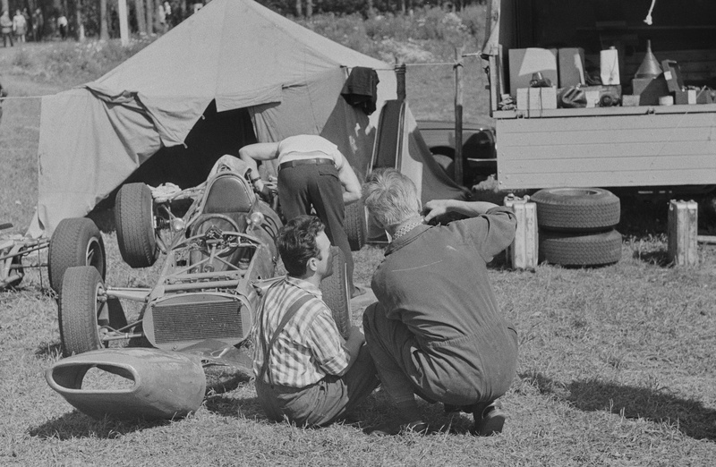 Autod, 1968