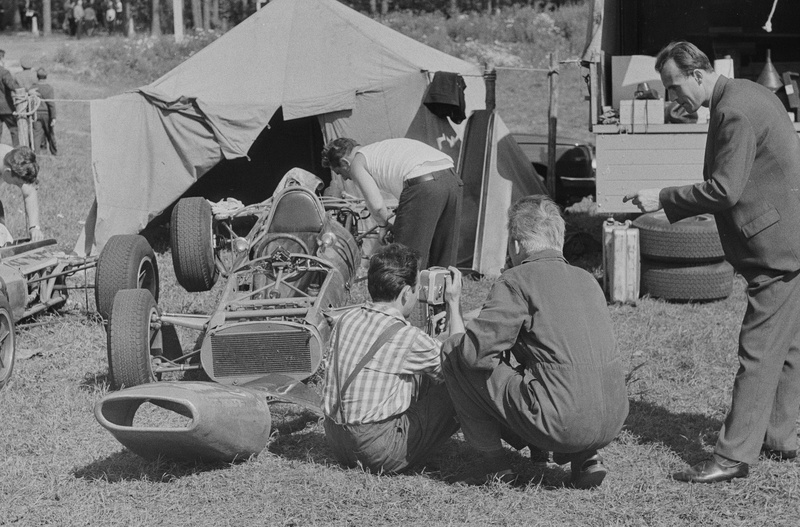 Autod, 1968