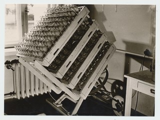 Kuusiku katsebaasi laboratoorium.  Mullaproovide töötlemise agregaat