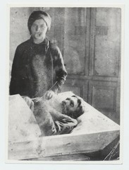 V.Panso ema Ida  oma isa Hans Vändriku kirstu juures Vjatka haiglas 1915.a.