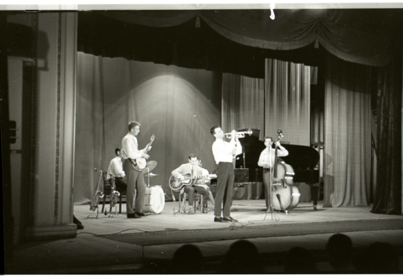 Külaliste esinemine V.Gerassimovi nim. kultuuripalees