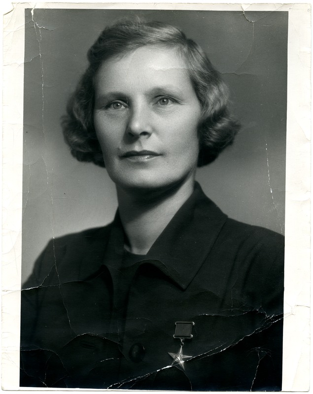 Kreenholmi Manufaktuuri eesrindlane 
Taissia Martšenko