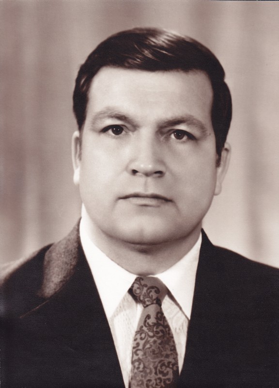 Anatoli Holostõh, Georgi kudumisvabriku meistriabi