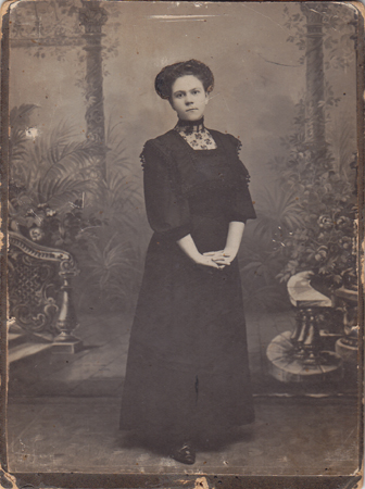 Juhan Lilanderi abikaasa Alviine Kaido, ateljeefoto