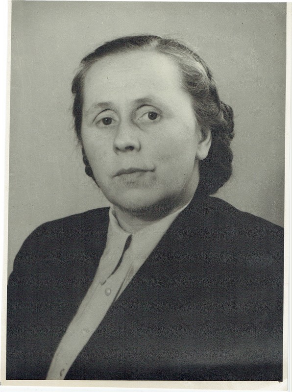 Zoja Boitsova, Vana ketrusvabriku parim tsehhiülem, portree