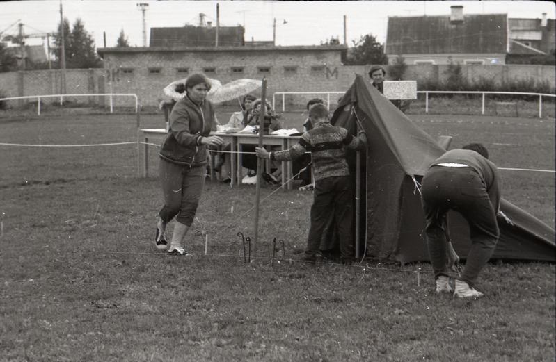 spordivõistlus Isa, ema ja mina - sportlik perekond, telgi püstitamine