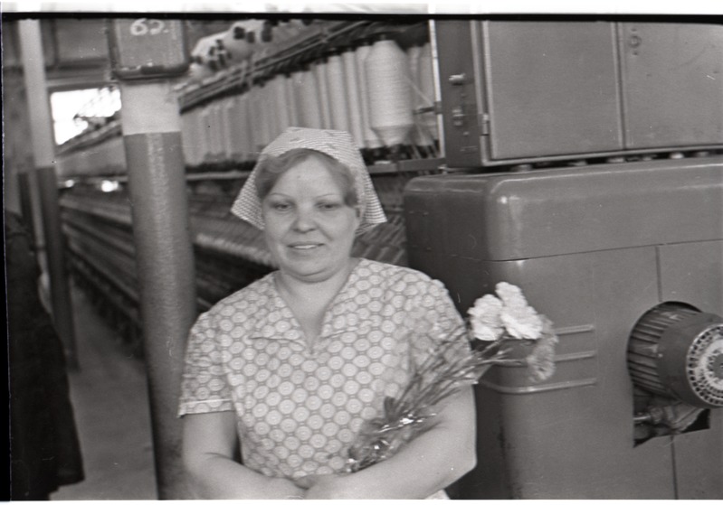 Anna Maksimova, Vana ketrusvabriku ketraja