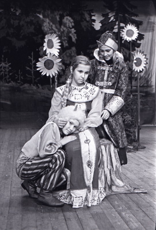 A.Kreisbergi nim lastesektor, stseen etendusest