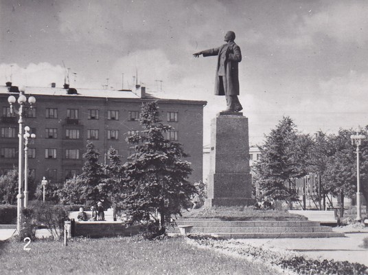 V.I.Lenini mälestusmärk Peetri väljakul