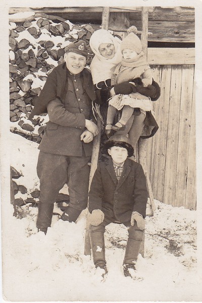 Vanaküla elanikud. Perekond Kallao (Arnold, Anastassia, Irene, Valle Kalju)