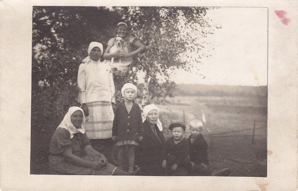 Grupp Vanaküla elanikke