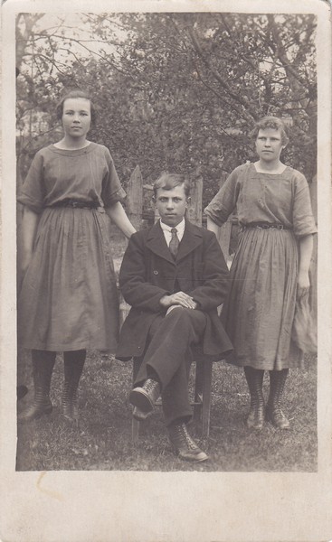 Vanaküla elanikud. Külanoored