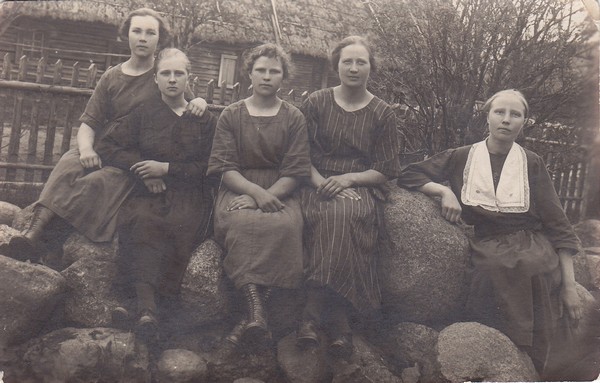Vanaküla elanikud. Külanoored