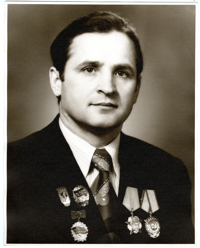 Aleksander Lahmanov, lukksepp