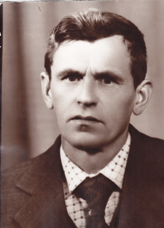 Vladimir Jakovitš,  torupaigaldajate brigadir