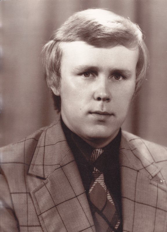 Anatoli Filippov, raudbetoontoodete tehase lukksepp