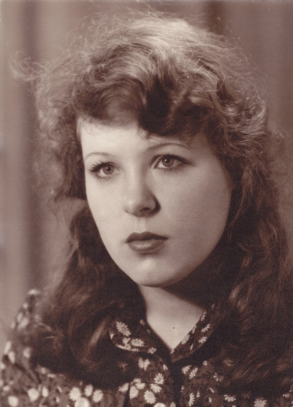 Ljudmila Mihhailova, nahakombinaadi töötaja