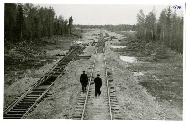Balti Soojuselektrijaama ehitus. Raudtee ehitus kütuse transportimiseks