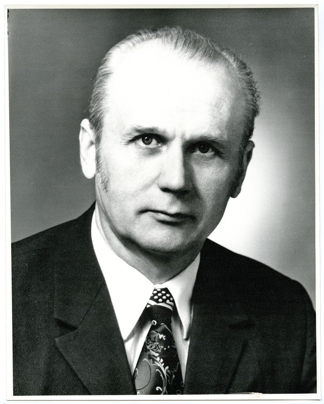 Arnold Aruvald, montöör
