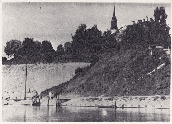 Narva jõe kallas