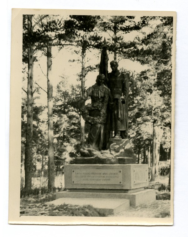 1944. a. vennashaud Narva-Jõesuu kalmistul