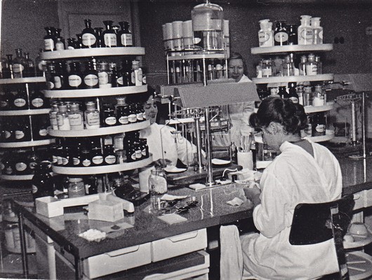 Apteek Puškini tänaval