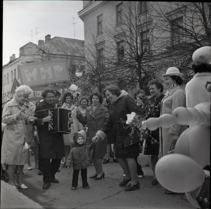 Rongkäik Narvas, 1. mai 1976