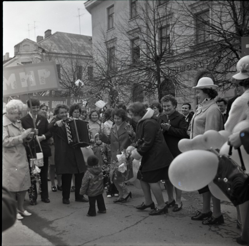 Rongkäik Narvas, 1. mai 1976