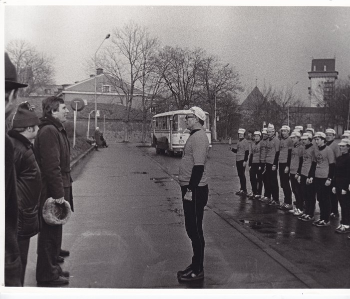 Teatejooks mööda kangelaslinnu, Saksamaa üle võidu 35. aastapäevaks, XXII olümpiamängudeks, Narvas, 10. mai 1980