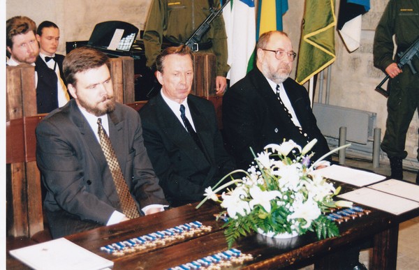 Eesti vabadusvõitlejate autasustamine Narva linnuses. 1998.a.