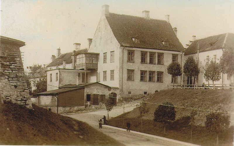 Narva, Eha tänav 2