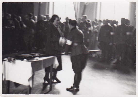 Lipunaela löömine Narva Kaitseliidu lippu. 1930.aa.