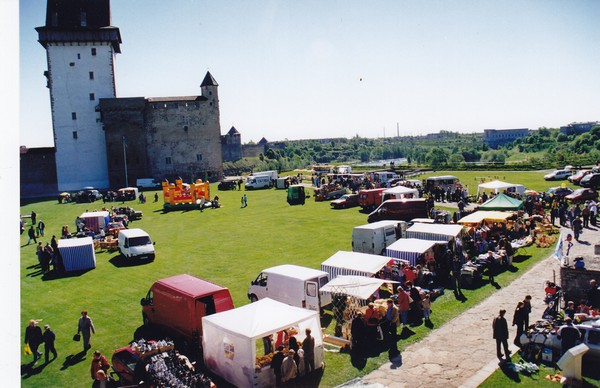 kevadlaat Narva linnuse territooriumil