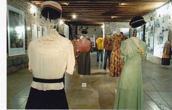 IX Eesti Muuseumide festival Narvas, Eesti Rahvamuuseumi ja Narva Muuseumi näitus Kuue samba kutse. Naisena ülikoolis, 2006
