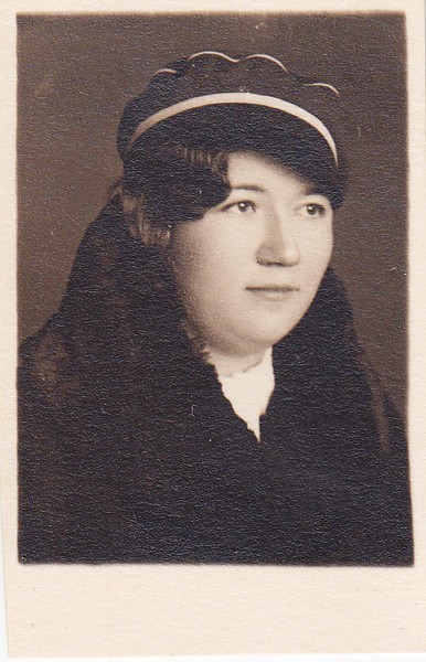 Hildegard Sulg, Narva Progümnaasiumi õpilane. 1939