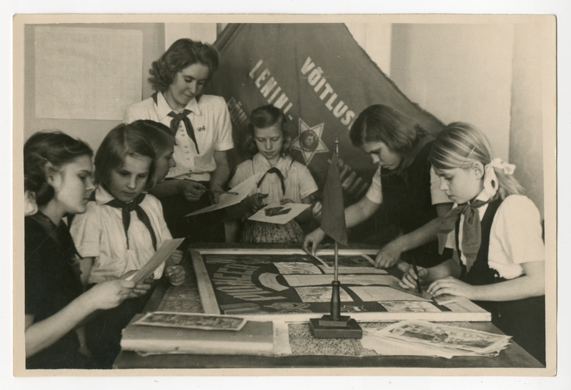 Foto, must-valge. Pioneerid