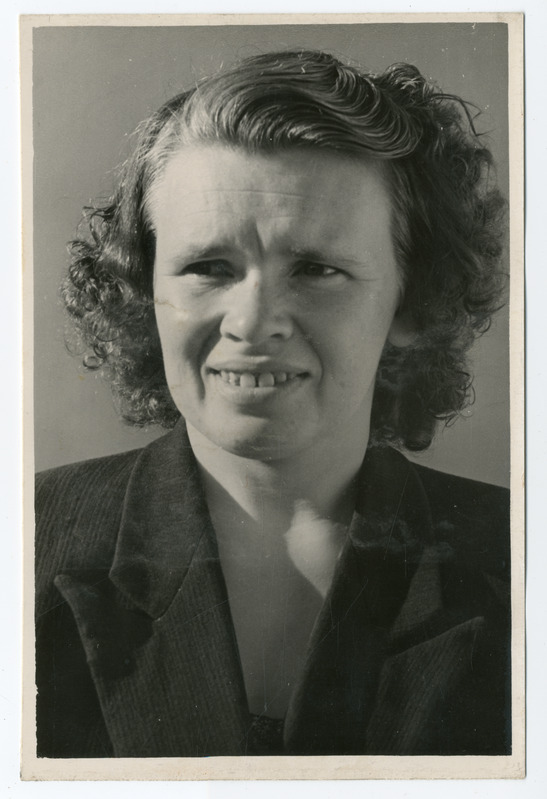 Foto, must-valge. Meida Žaitseva