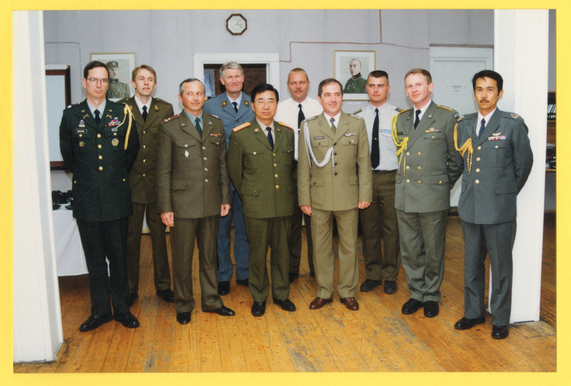 Foto. Sõjaväeatašeed Pärnus