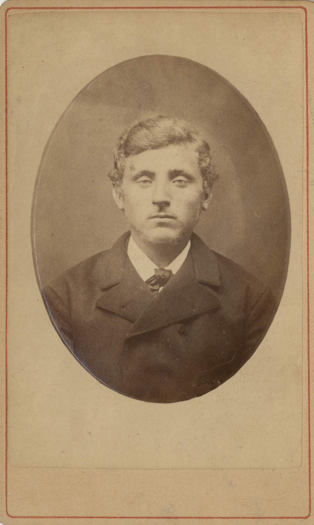 Foto. Aleksander Grant, kapten.