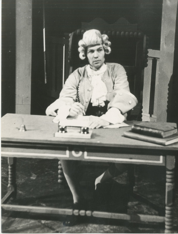 Foto. Andres Ild Pärnu teatri lavastuses "Märul Chioggias".