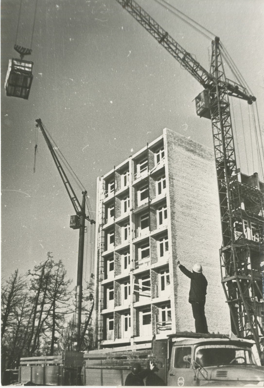 Foto. Sanatoorium "Rahu" uue korpuse ehitustöödelt.