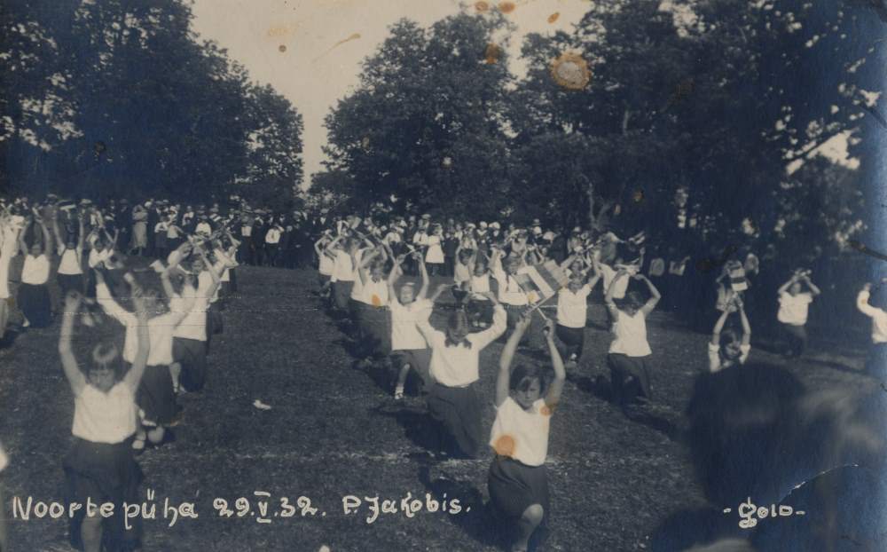 Foto. Noortepüha Pärnu-Jakobis (Jaagupis).