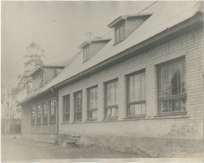 Foto. Fotokoopia. Surju 8.-kl kooli juurdeehitus 1962.aastast.