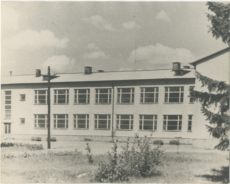 Foto. Fotokoopia. Virula 8.-kl kooli hoone 1964.aastast.
